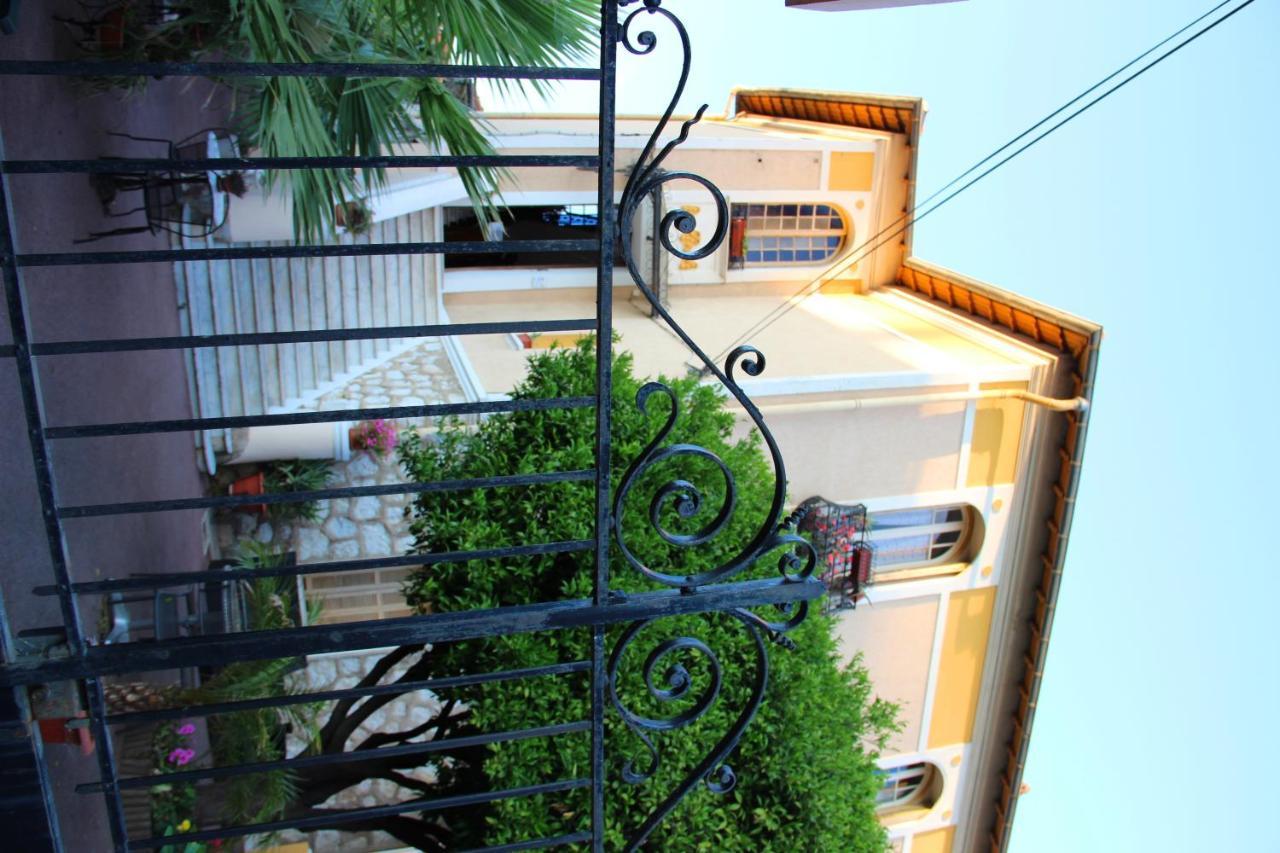 نيس Villa Mon Reve Apartements المظهر الخارجي الصورة